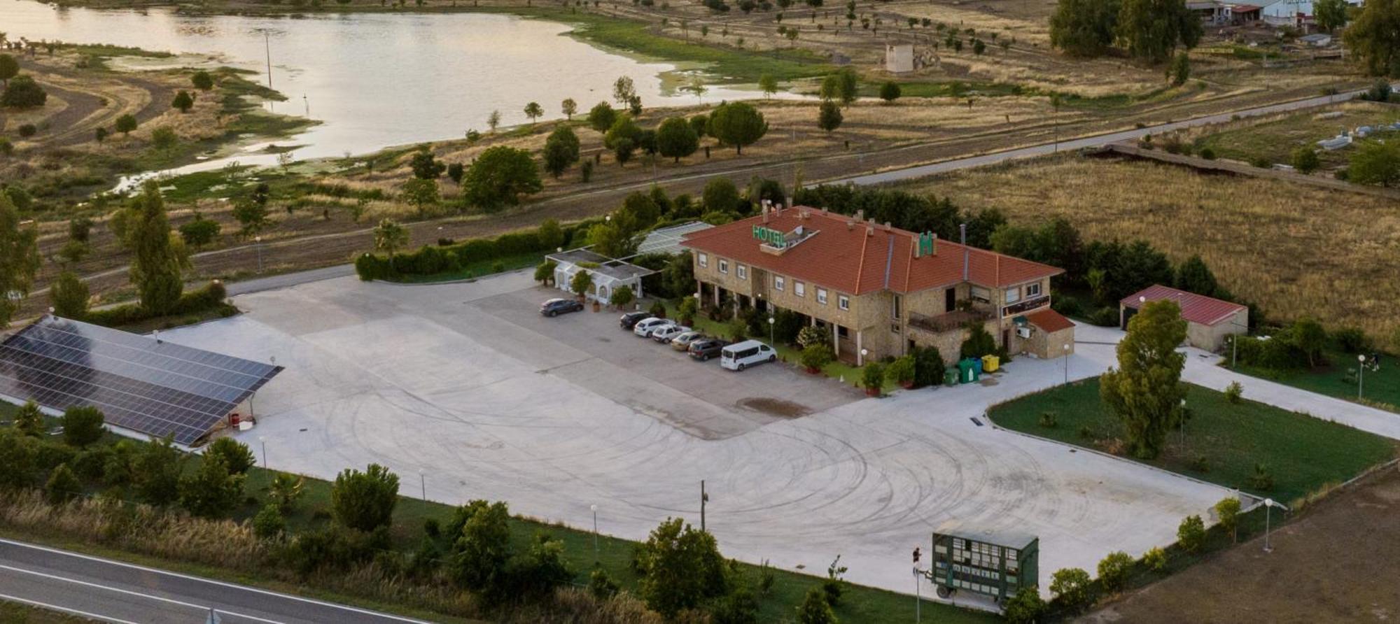 Hotel Restaurante Sostenible La Laguna Brozas Eksteriør bilde