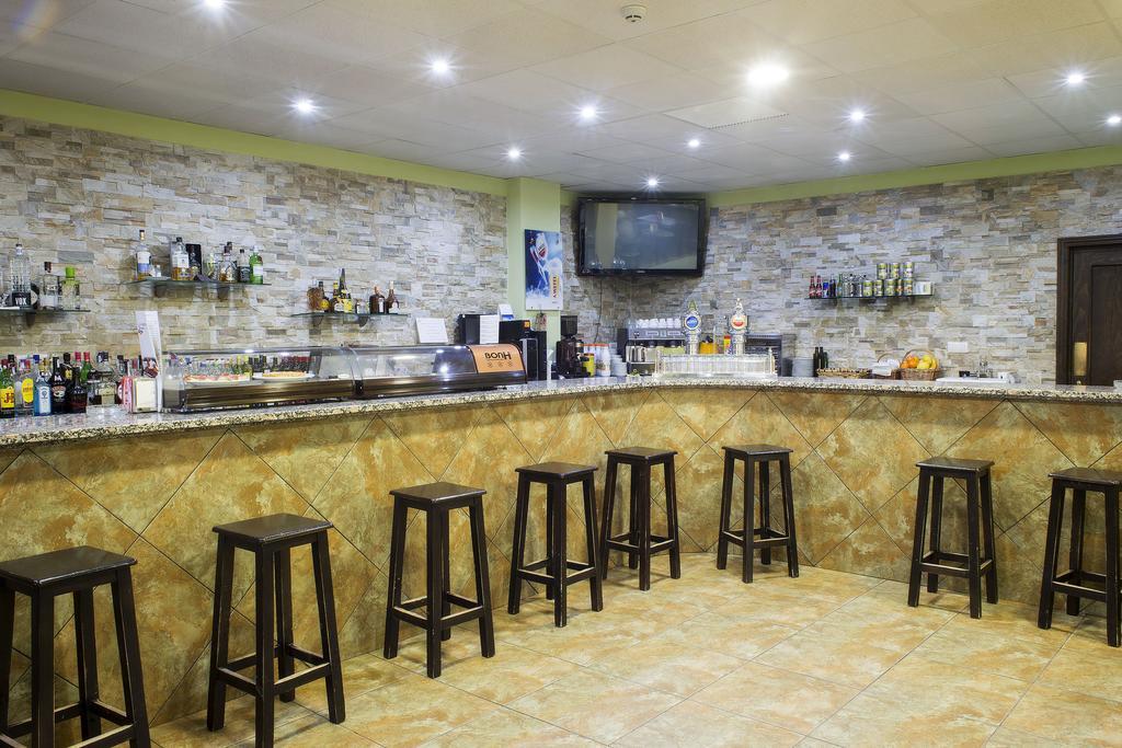 Hotel Restaurante Sostenible La Laguna Brozas Eksteriør bilde
