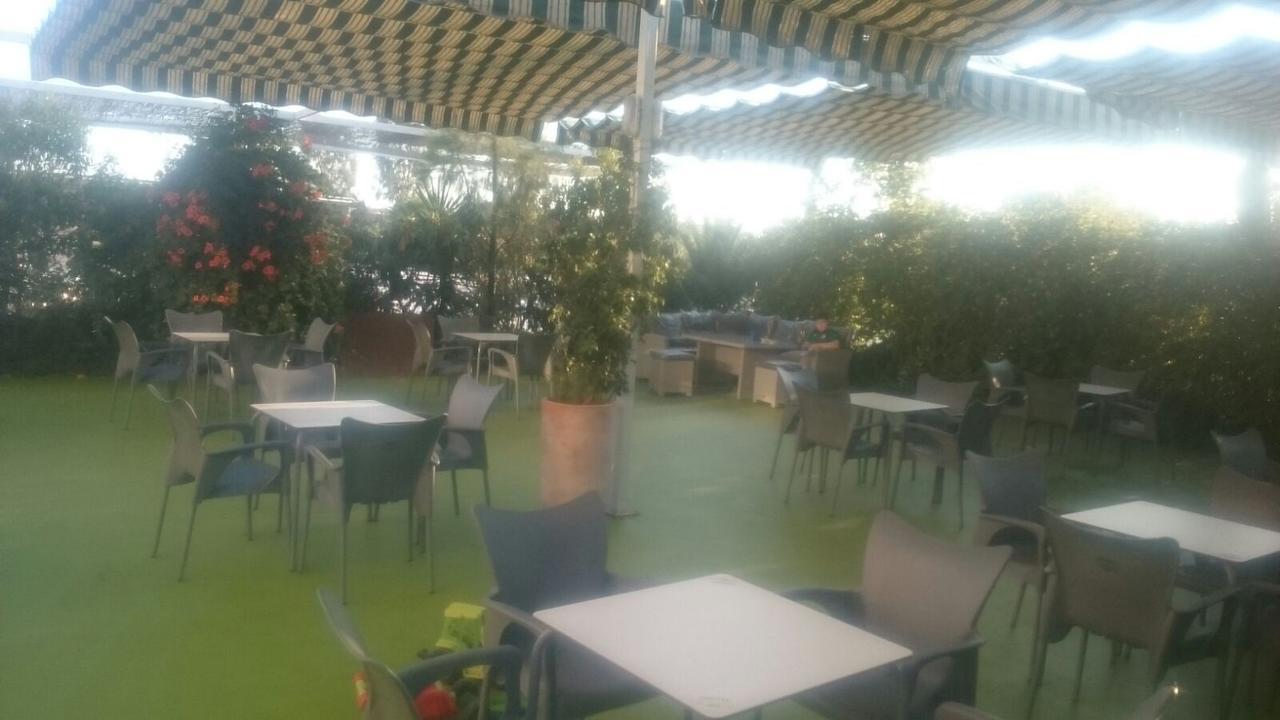 Hotel Restaurante Sostenible La Laguna Brozas Eksteriør bilde